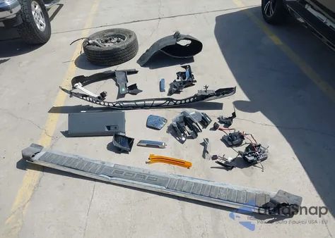 2024 Ford F-150 Xlt z USA, uszkodzony, nr VIN 1FTEW3KP0RKE70532